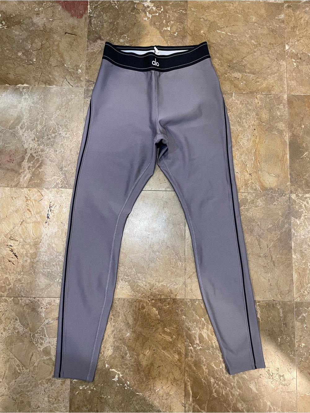 Alo Yoga Airlift High Waist Line Up Leggings Gray size Large Stripe Athletic